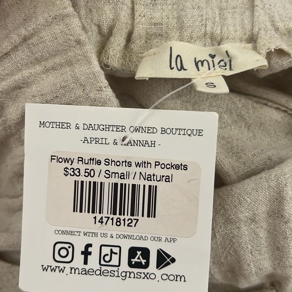 Shorts - Picture 3 of 3